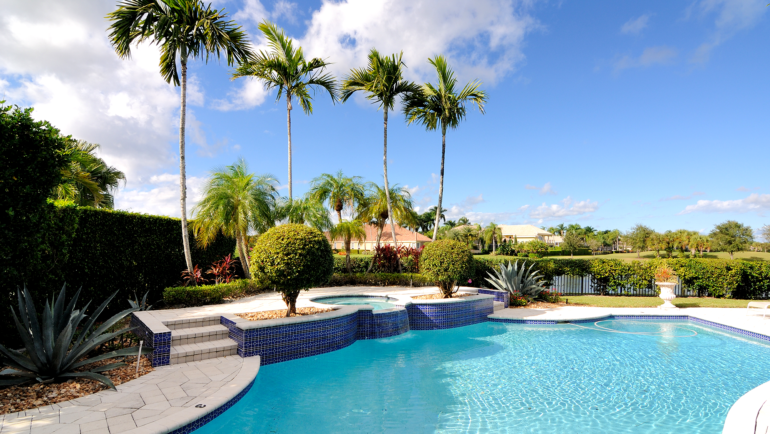 Boca Raton Pool Cleaning Services Gives a New Meaning to Commitment and Hard Work!