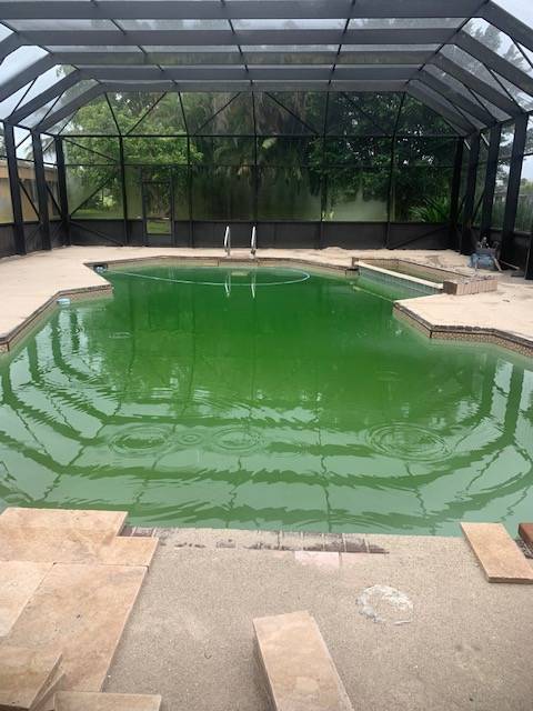 ‘How Can I Tell If My Pool Needs Cleaning?’